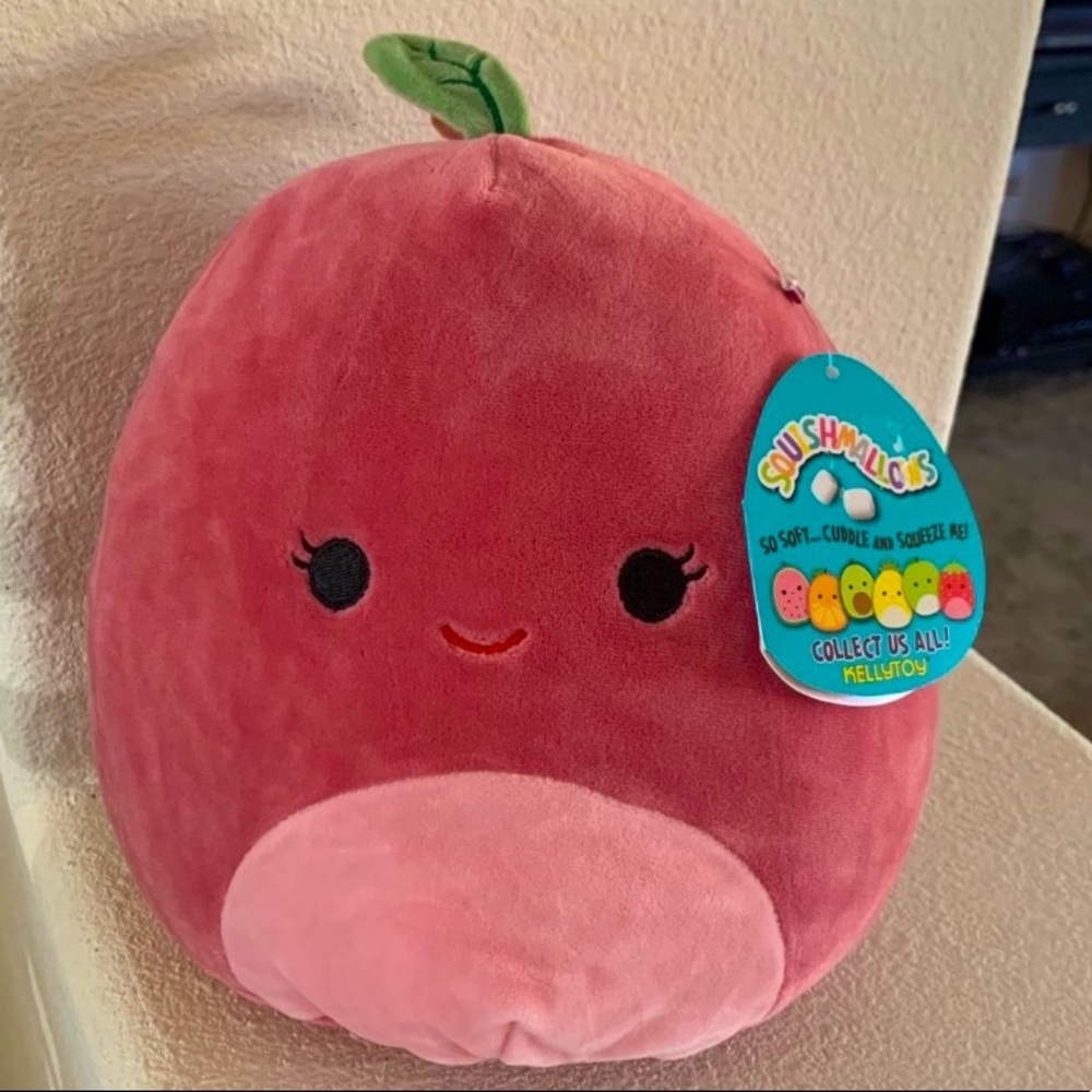 NEW CHERRY SQUISHMALLOW